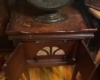 Old Cromwell Tube Cabinet Radio