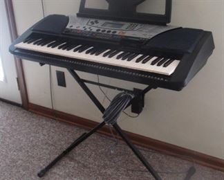 Keyboard on stand - working