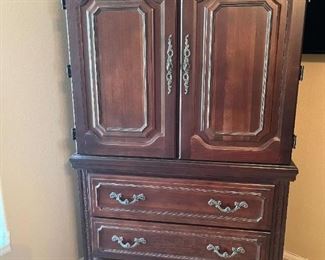 Bedroom dresser- Part of 6 piece set