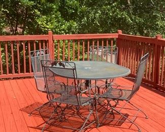 outdoor furniture table and chairs