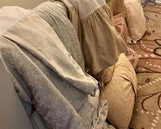 Bedding Sets - Queen