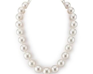 Lot 9927 White Southsea Pearl Necklace