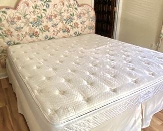 Sleep Number Adjustable Mattress w/Boxsprings - King