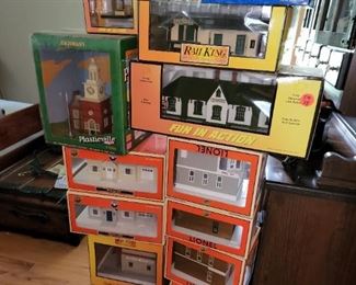 Lionel buildings, never out of boxes