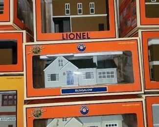 Lionel buildings, never out of boxes