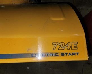 Cub Cadet electric start snowblower, Tecumseh engine