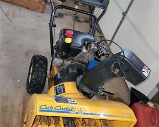 Cub Cadet electric start snowblower, Tecumseh engine
