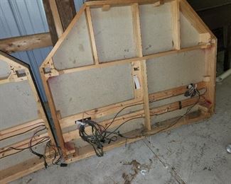 Train platform w wiring