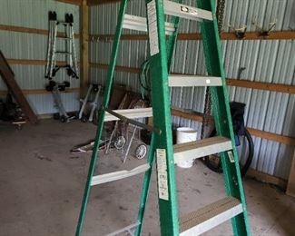 Fiberglass ladder
