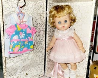 Vogue doll, all accessories  and case