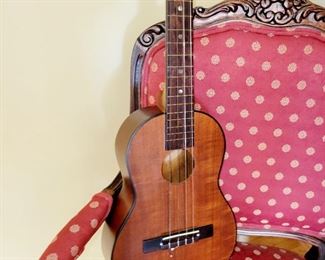 Kingston, Baritone Uke