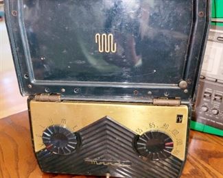 Motorola Radio, 1945 AM Radio