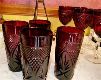Red glassware set