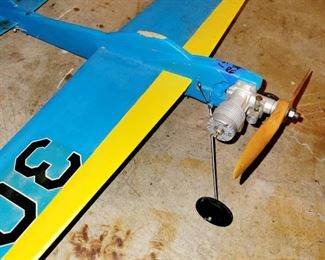 Motorized plane, gas engine plane