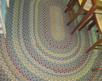 7' x 9' Braided rug