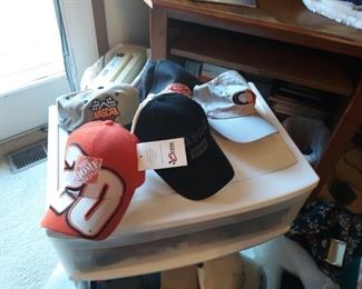100's of hats, most new w/tags, NASCAR,sports, advertising