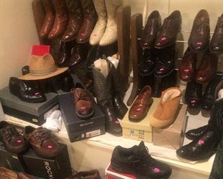 Size 10 men’s shoes/boots