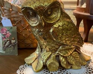 Sweet golden owl figurine