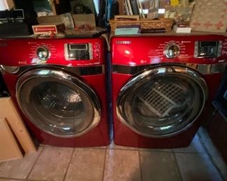 Samsung washer and dryer pair.  Super nice!
