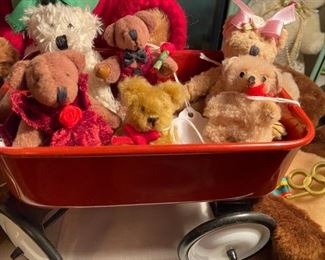 Little wagon full of miniature bears.