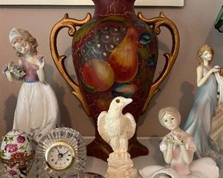 Some figurines, pretty little things