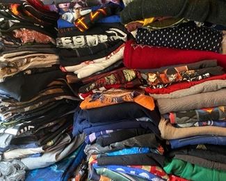 Some individually priced items are on the porch, but most of the clothing is on tarps in the back. Friday still over 700 pieces here! Y2K and newer tees—Star Wars and Marvel galore, 90s shirt brands like Chaps, Nautical, Tommy.