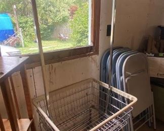 Rolling laundry cart