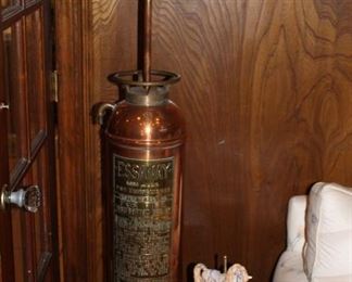 Neat fire extinguisher converted to Lamp