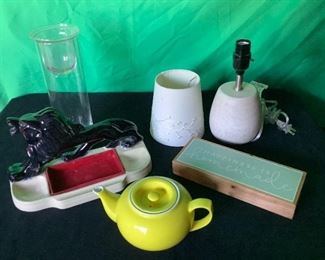Variety lot, Lamp, tea pot and more
