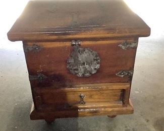 Storage box style heavy duty end table.  / restoration or TLC