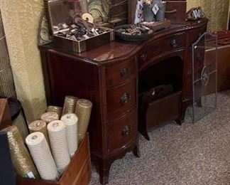 Beautiful vintage desk display with home deco 