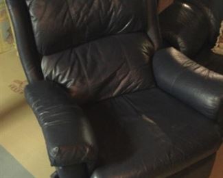 LEATHER RECLINER