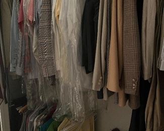 Very nice men's clothing. Mostly size medium