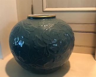 Japanese signed contemporary porcelain vase Koransha