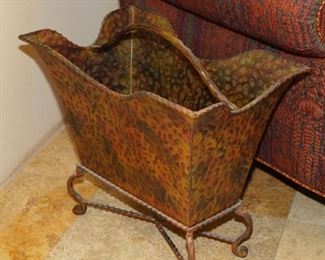 Hammered metal magazine rack