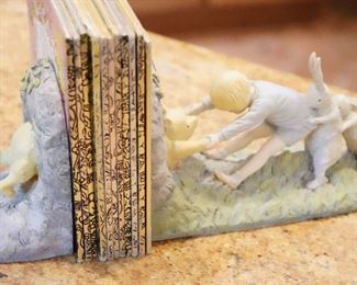 Winnie the Pooh & Robin bookends
