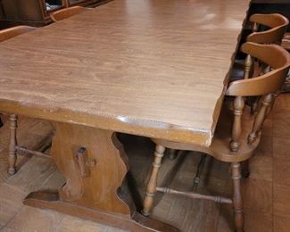 Tressel table with 2 leaves