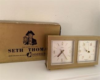 Mantle clock and barometer