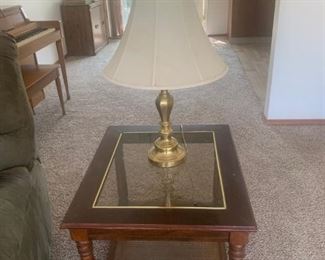 Living room accent table with lamp $25.00