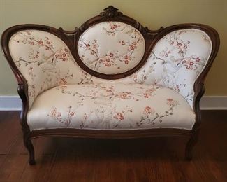 Vintage Settee
Excellent condition