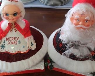 Santa & Mrs Claus made out of old Readers Digests