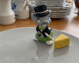 Mouse and Cheese Detail