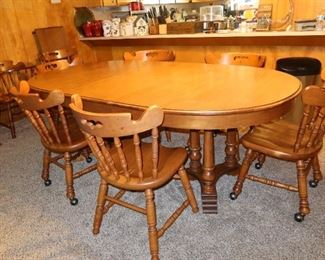 Solid Maple Dining Table with 9 Chairs and 2 Leaves