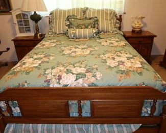 Sumter Maple Queen Size Bed