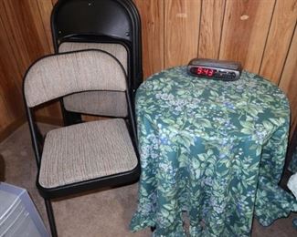 Set of 4 Folding Chairs - Side Table