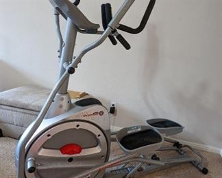 Schwinn 450 Elliptical with Adjustable Handlebars