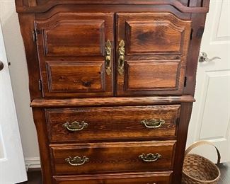 Chest of drawers