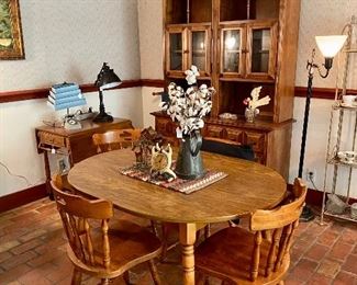 Lovely small size Sprague & Carlton table with 4 chairs, china cabinet The blue lamp on tea cart is not for sale.