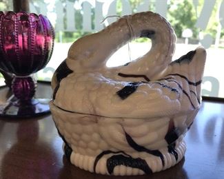 Slag Swan. Amethyst bead stemmed bowl - Doogan