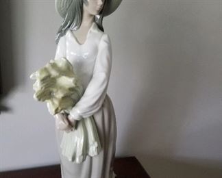 Nao, by Lladro, Wonan With Wheat